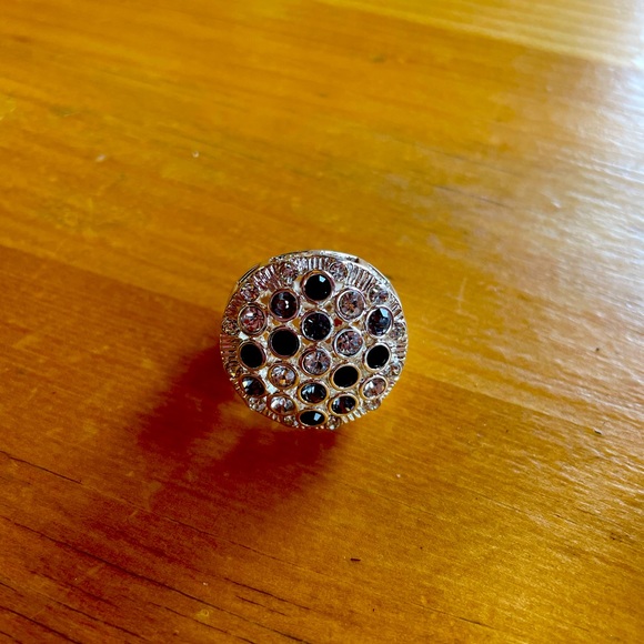 Ring - Picture 3 of 4